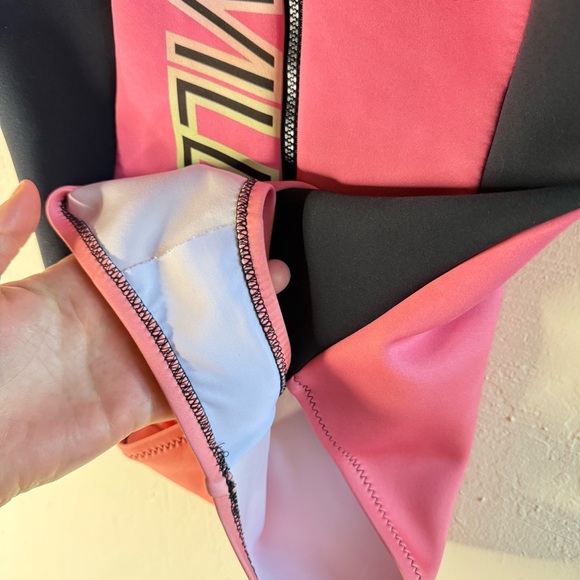 Wildfox Maui Scuba Style Swimsuit in Pink Corvette Size Medium - Picture 3 of 10
